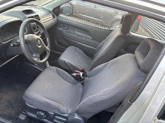 Suzuki Ignis With Airco - Ignis (FH) - Hatchback 2000 / 20051.3 16V Hatchback  Benzine 1.328cc 61kW (83pk) FWD 2001-06/2003-02 (FHV51; FHX51) M13A picture 6