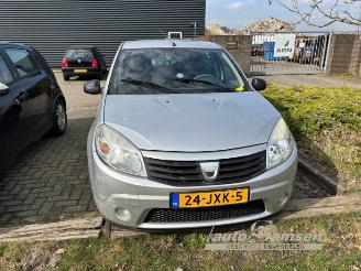krockskadad bil auto Dacia Sandero Sandero I (BS), Hatchback, 2008 / 2013 1.2 16V 2009/9