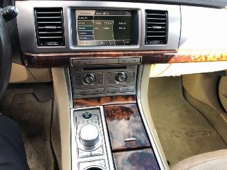 Jaguar XF  picture 11