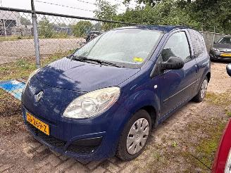 krockskadad bil auto Renault Twingo Twingo II (CN) Hatchback 3-drs 2007 / 2014 - 1.2 Hatchback 2Dr Benzine 1.149cc 43kW (58pk) FWD 2007-03/2014-09 (CN0D) D7F800; EURO4 2008/12