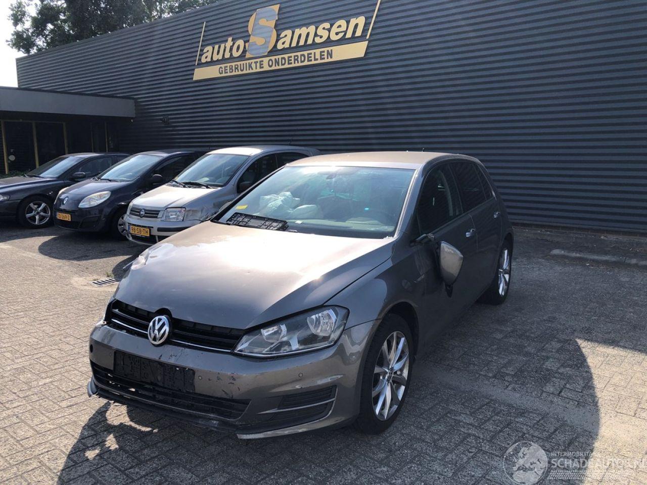Volkswagen Golf Golf VII (AUA) Hatchback 2015 - 1.2 TSI 16V Hatchback  Benzine 1 197cc 77kW (105pk) FWD 2012-11/2020-08  CJZA