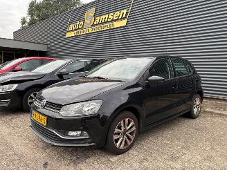 uszkodzony samochody osobowe Volkswagen Polo  2015/2