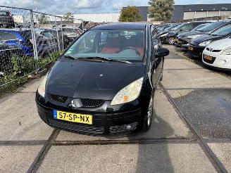 Vaurioauto  passenger cars Mitsubishi   2006/3