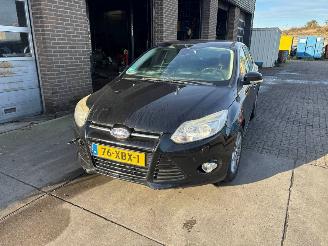 skadebil auto Ford Focus  2012/5