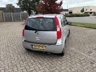 Mitsubishi Colt  picture 7
