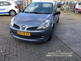 Salvage car Renault Clio Clio III (BR/CR), Hatchback, 2005 / 2014 1.4 16V 2006/10