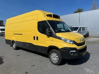 Schade bestelwagen Iveco Daily 35S18 3.0D 132KW  MAXI  CARREER KOELING DAG EN NACHT KLIMA 2018/6
