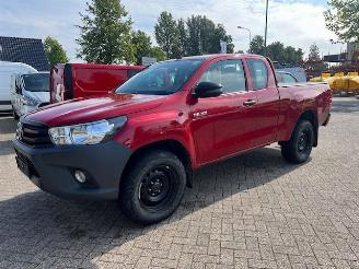 uszkodzony samochody ciężarowe Toyota Hilux 2.4 D-4D 110KW EXTRA CAB 4P AIRCO KLIMA 4WD EURO6 2020/11