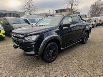 Isuzu D-Max 1.9d 120kw V-CROSS DOUBLE CAB. AUTOM. KLIMA LEER  4WD picture 5