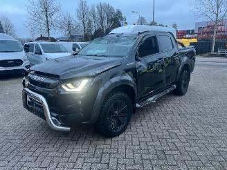 krockskadad bil bedrijf Isuzu D-Max 1.9d 120kw DOUBLE CAB.  V-CROSS  AUTOM. AIRCO KLIMA 4WD 2022/9