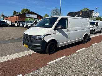 skadebil bedrijf Volkswagen Transporter 2.0 TDI 81KW L2H1 LANG AIRCO KLIMA EURO6 2022/4