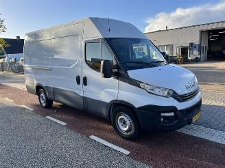 krockskadad bil bedrijf Iveco Daily 35S16 2.3D AUT. HIMATIC L2H2 AIRCO KLIMA EURO6 2018/5