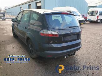 Ford S-Max  picture 3