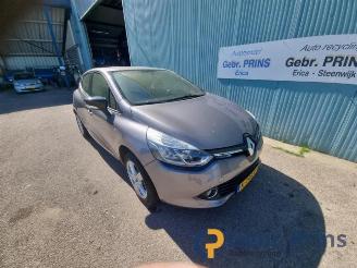 Vrakbiler auto Renault Clio Clio IV (5R), Hatchback 5-drs, 2012 / 2021 0.9 Energy TCE 90 12V 2015/11
