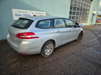 Auto da rottamare Peugeot 308 308 SW (L4/L9/LC/LJ/LR), Combi 5-drs, 2014 / 2021 1.2 12V e-THP PureTech 110 2015/9