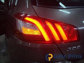 Peugeot 308 308 (L3/L8/LB/LH/LP), Hatchback 5-drs, 2013 / 2021 1.6 BlueHDi 120 picture 16