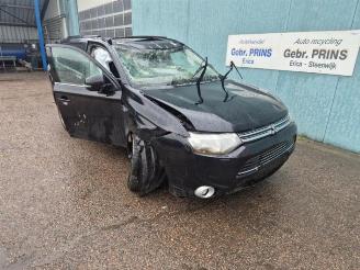 Coche siniestrado Mitsubishi Outlander Outlander (GF/GG), SUV, 2012 / 2022 2.0 16V PHEV 4x4 2013/12