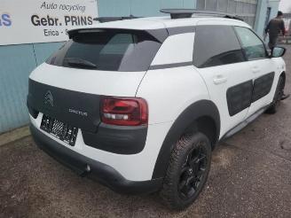 Vrakbiler auto Citroën C4 cactus C4 Cactus (0B/0P), Hatchback 5-drs, 2014 1.2 PureTech 82 12V 2015/3