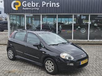 skadebil auto Fiat Punto 0.9 TwinAir Turbo 100 Hatchback  Benzine 875cc 74kW (101pk) FWD 2015/9