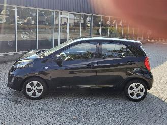 Kia Picanto 1.2 16V Hatchback  Benzine 1.248cc 63kW (86pk) FWD picture 2