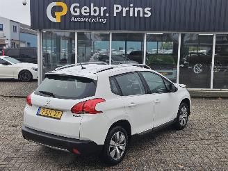 skadebil auto Peugeot 2008 1.2 Vti 12V PureTech 82 MPV  Benzine 1.199cc 60kW (82pk) FWD 2013/10