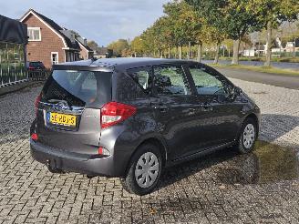 Subaru Trezia 1.33 16V Dual VVT-I MPV  Benzine 1.329cc 73kW (99pk) FWD picture 3