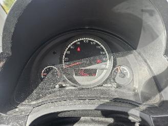 Volkswagen Up! 1.0 12V 60 Hatchback  Benzine 999cc 44kW (60pk) FWD picture 14