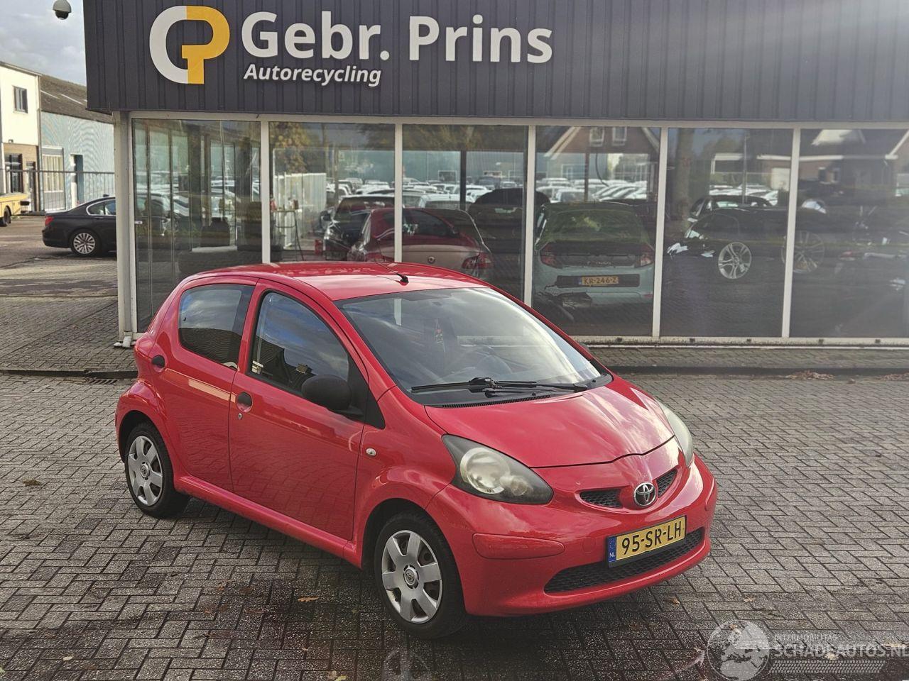 Toyota Aygo 1.0 12V VVT-i Hatchback  Benzine 998cc 50kW (68pk) FWD