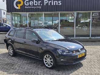krockskadad bil auto Volkswagen Golf 1.6 TDI BlueMotion 16V Combi/o  Diesel 1.598cc 81kW (110pk) 2017/2