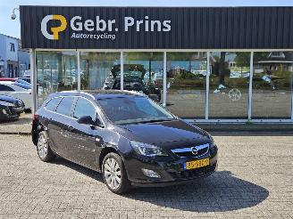 Avarii autoturisme Opel Astra SPORTS TOURER 1.4 16V ecoFLEX Combi/o  Benzine 1.398cc 74kW (101pk) FWD 2011/8