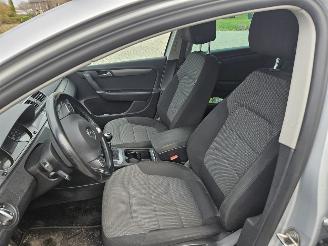 Volkswagen Passat 1.6 TDI 16V Bluemotion Combi/o  Diesel 1.598cc 77kW (105pk) FWD picture 9