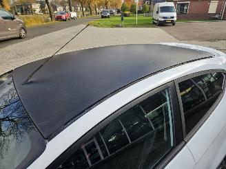 Ford Fiesta 1.6 16V Ti Hatchback pops and bangs Benzine 1.596cc 99kW (135pk) FWD picture 8