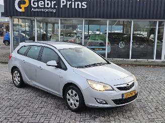 Coche accidentado Opel Astra SPORTS TOURER 1.4 16V ecoFLEX Combi/o  Benzine 1.398cc 74kW (101pk) FWD 2011/2