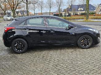 Hyundai I-30 1.6 GDI Blue 16V Hatchback  Benzine 1.591cc 99kW (135pk) FWD picture 4