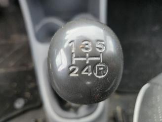 Peugeot 107 1.0 12V Hatchback  Benzine 998cc 50kW (68pk) FWD picture 10