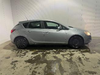 Opel Astra 1.4 Turbo 16V Hatchback 4Dr Benzine 1.364cc 88kW (120pk) FWD picture 2