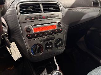 Fiat Punto 1.2 Hatchback  Benzine 1.242cc 48kW (65pk) FWD picture 10