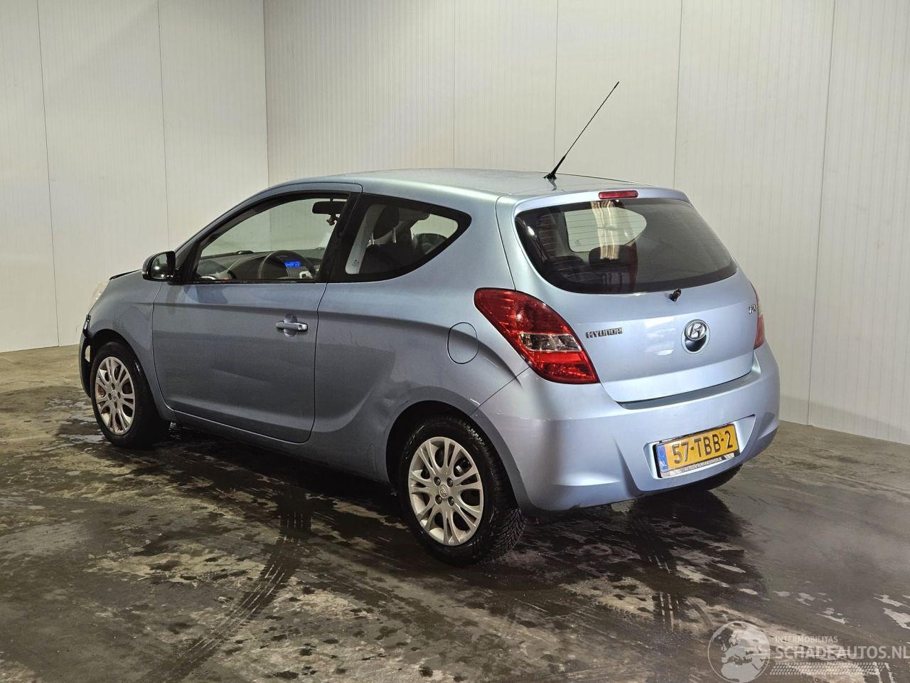 Hyundai I-20 ROLSTOEL/AANGEPAST 1.4i 16V Hatchback  Benzine 1.396cc 74kW (101pk) FWD