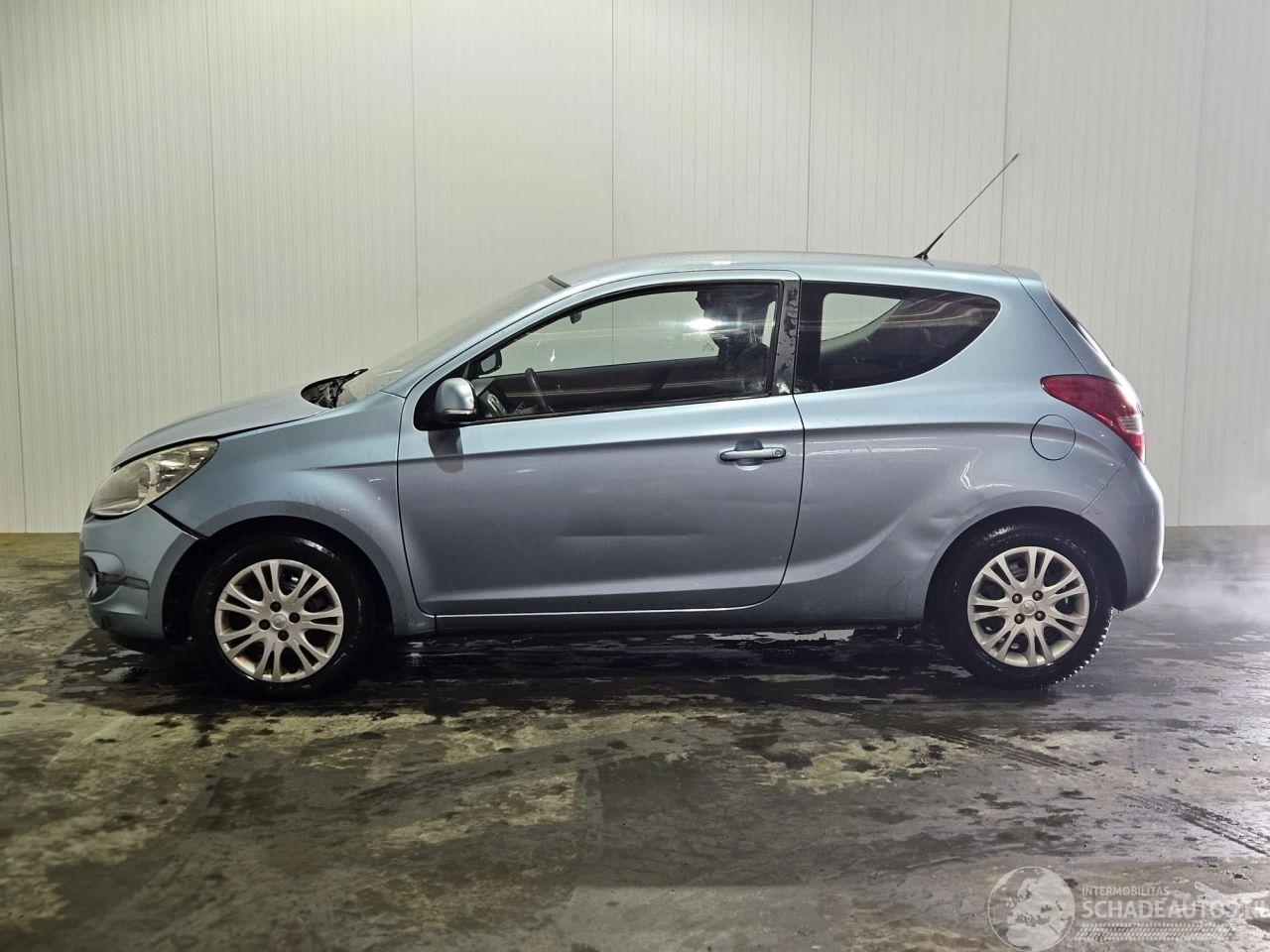 Hyundai I-20 ROLSTOEL/AANGEPAST 1.4i 16V Hatchback  Benzine 1.396cc 74kW (101pk) FWD