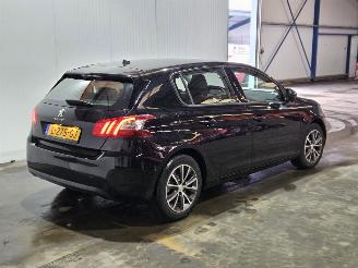 skadebil auto Peugeot 308 1.2 12V e-THP PureTech 110 Hatchback 4Dr Benzine 1.199cc 81kW (110pk) FWD 2021/5