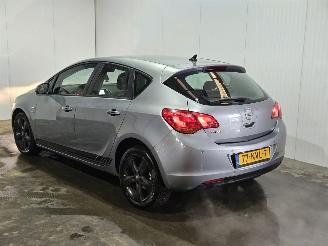 skadebil auto Opel Astra 1.6 16V AUT Ecotec Hatchback 4Dr Benzine 1.598cc 85kW (116pk) FWD 2010/11