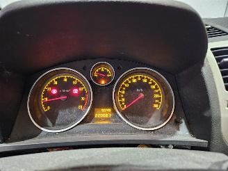 Opel Zafira 1.8 16V 7 Pers Ecotec MPV  Benzine 1.796cc 103kW (140pk) FWD picture 15