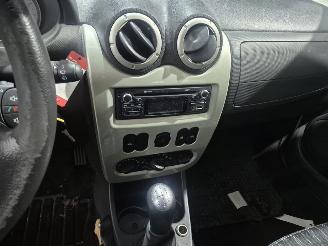 Dacia Logan 1.6 16V Flexifuel Combi/o   1.598cc 77kW (105pk) FWD picture 7