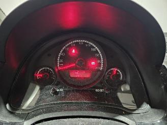 Volkswagen Up! 1.0 12V 60 Hatchback  Benzine 999cc 44kW (60pk) FWD picture 13