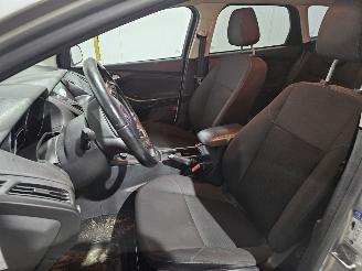 Ford Focus 1.0 Ti-VCT EcoBoost 12V 125 Combi/o  Benzine 998cc 92kW (125pk) FWD picture 9