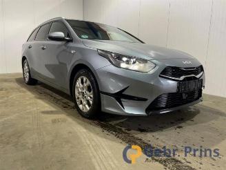 Salvage car Kia Cee d Ceed Sportswagon (CDF), Combi 5-drs, 2018 1.0i T-GDi 12V 2022/11