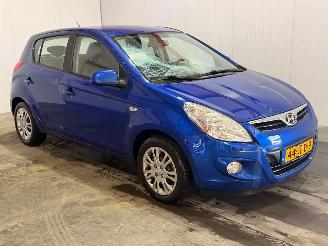 skadebil auto Hyundai I-20 1.4i 16V Hatchback  Benzine 1.396cc 74kW (101pk) FWD 2009/4