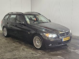 skadebil auto BMW 3-serie 318i 16V Combi/o  Benzine 1.995cc 95kW (129pk) RWD 2007/5