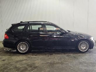 BMW 3-serie 318i 16V Combi/o  Benzine 1.995cc 95kW (129pk) RWD picture 2