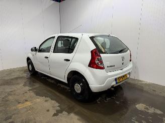 Coche accidentado Dacia Sandero 1.2 16V Hatchback  Benzine 1.149cc 55kW (75pk) FWD 2011/11